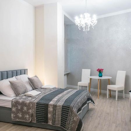 Apartament Grey Pearl Downtown Appartamento Varsavia Esterno foto